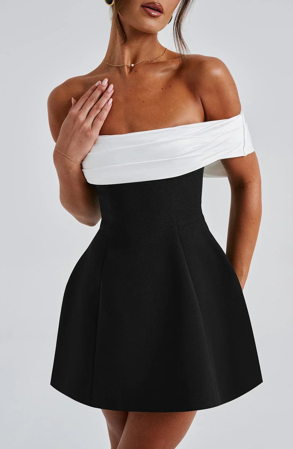 ÉLANZA™ | NOIR MINI VESTIDO